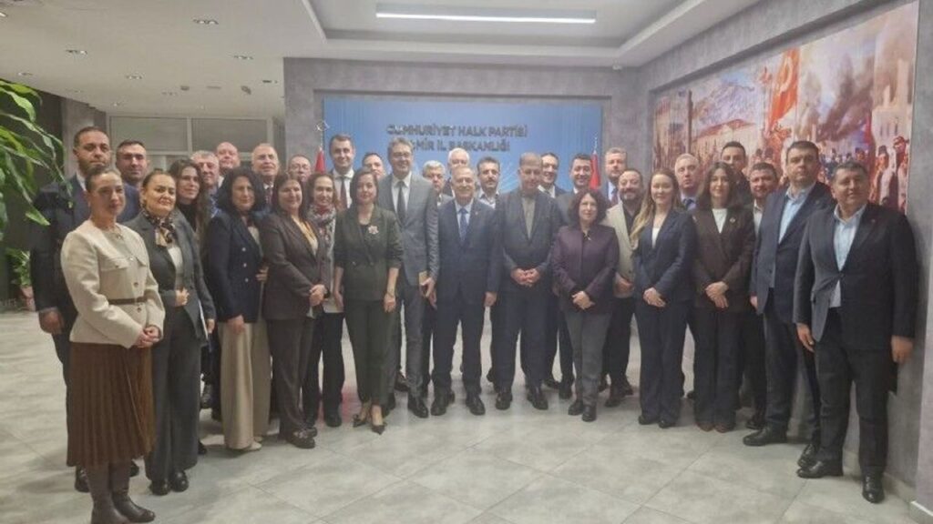 CHP İzmir’den Özgür Özel Hamlesi! “Sonuna Kadar Yanındayız”