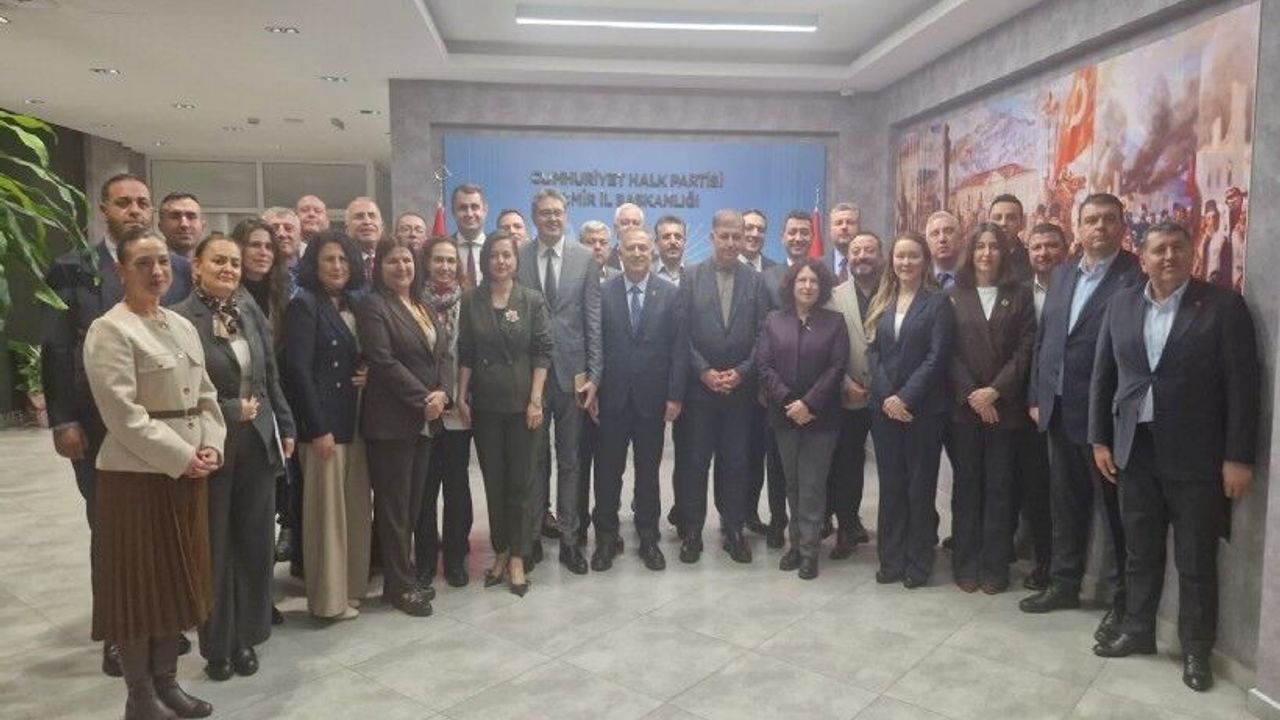 CHP İzmir’den Özgür Özel Hamlesi! “Sonuna Kadar Yanındayız”