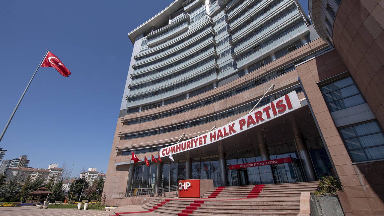 CHP YDK 81 dosya inceledi... 9 milletvekilinin dosyası ertelendi