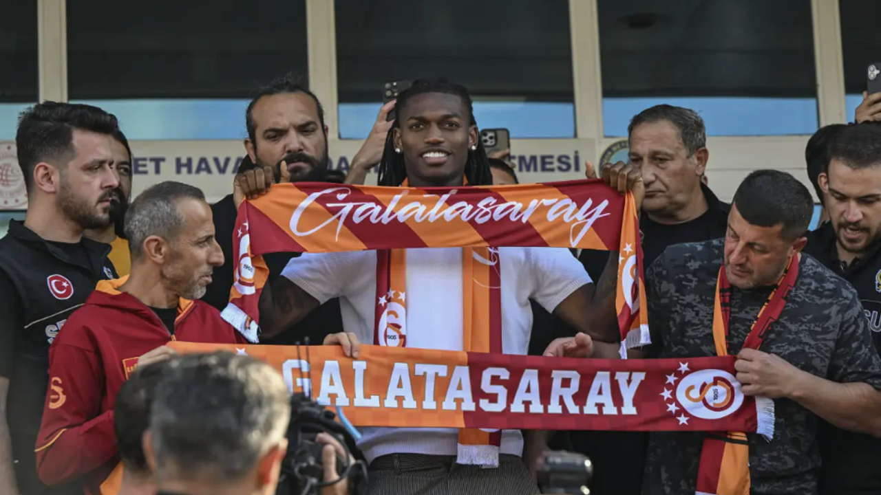 Galatasaray, Rafael Leão’yu kadrosuna kattı