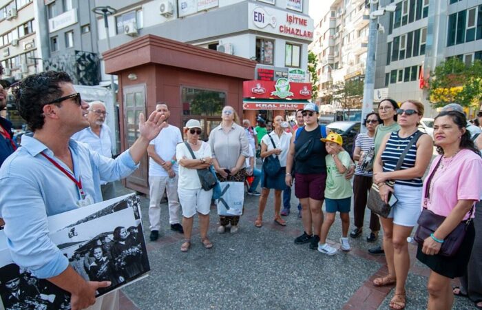 Kent turuna yoğun ilgi… Ata’nın adımlarıyla Karşıyaka